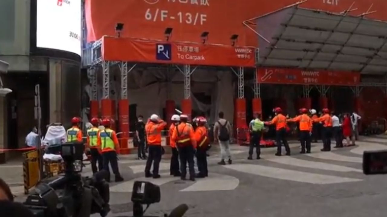 Incêndio em Hong Kong: mais de 150 de pessoas ficam presas em telhado