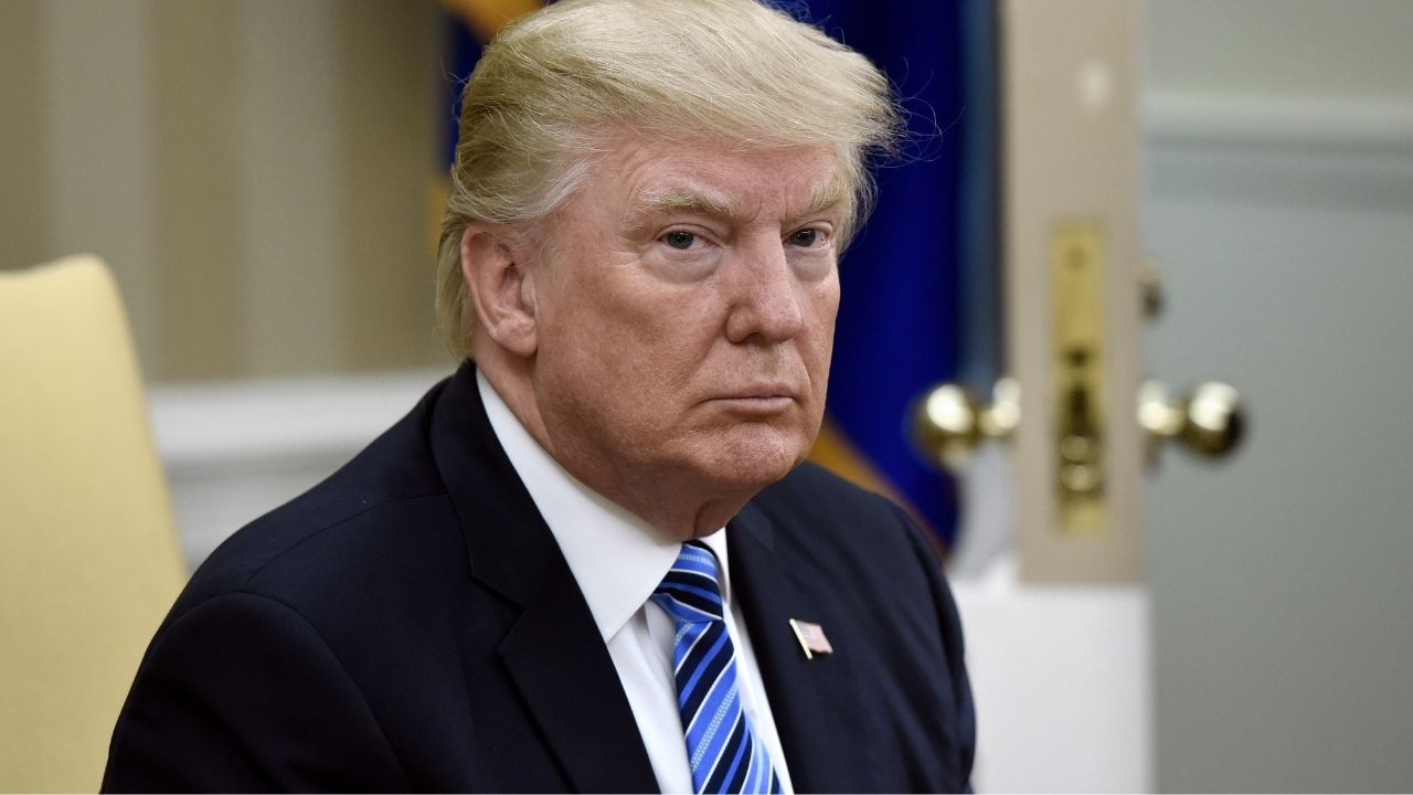 Trump afirma que tomou terceira dose da vacina contra Covid-19 e é vaiado