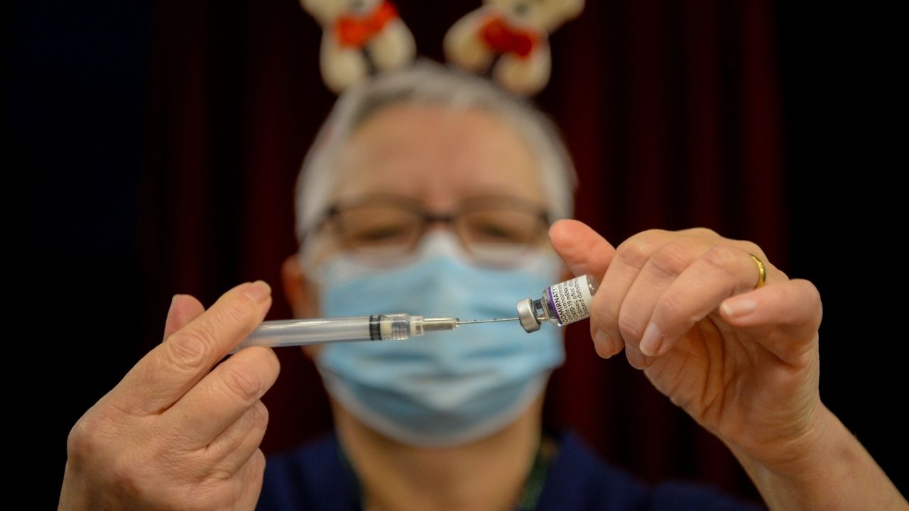 Dados indicam que Ômicron é menos grave, porém variante ainda preocupa