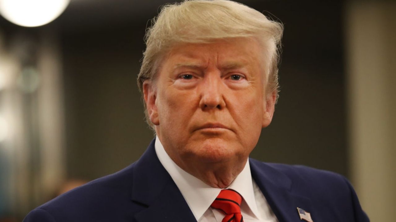 Juiz condena Trump por desacato, após ex-presidente não cumprir ordens judiciais