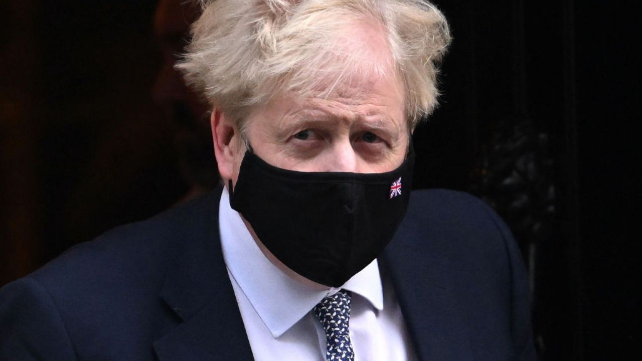 Boris Johnson admite que foi a festa durante lockdown