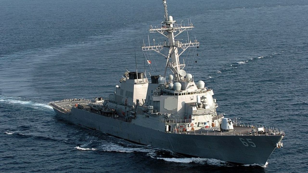 China afirma ter afastado navio de guerra norte-americano