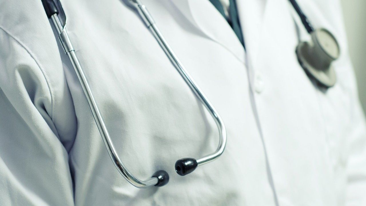 Mandado para casa por médico, homem morre três dias depois