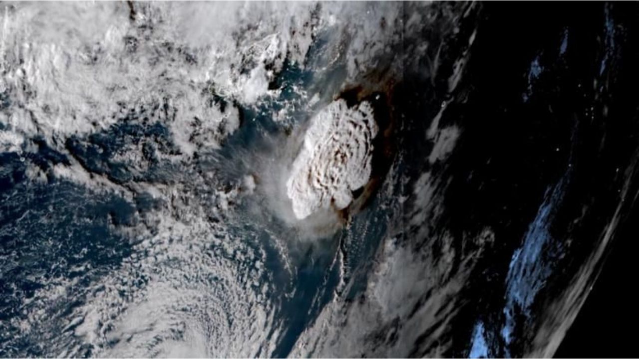 Erupção em Tonga foi centenas de vezes mais potente que a bomba de Hiroshima