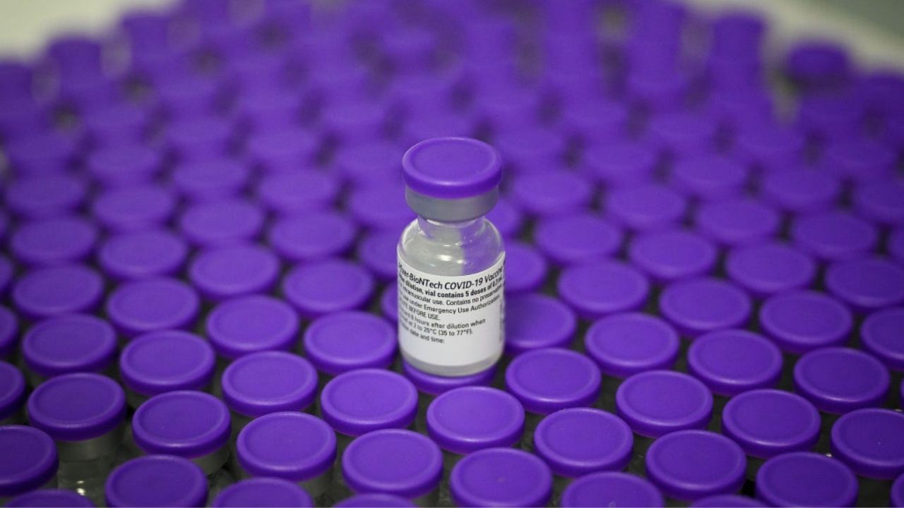 Pfizer realiza estudos clínicos de vacina contra Ômicron