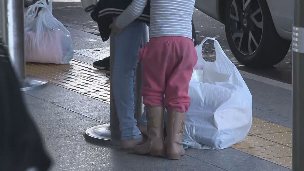 Brasileiros deportados dos EUA relatam maus-tratos