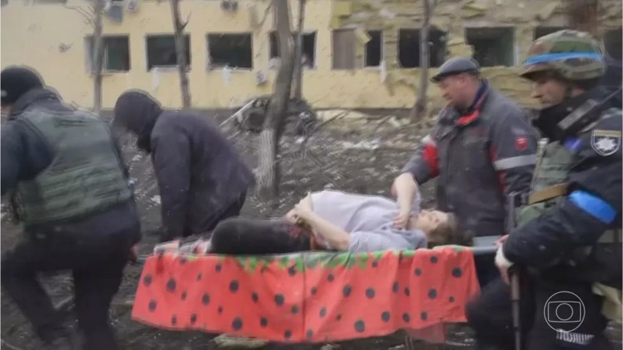 Mariupol: Uma criança e dois adultos morreram em ataque a hospital, diz vice-prefeito