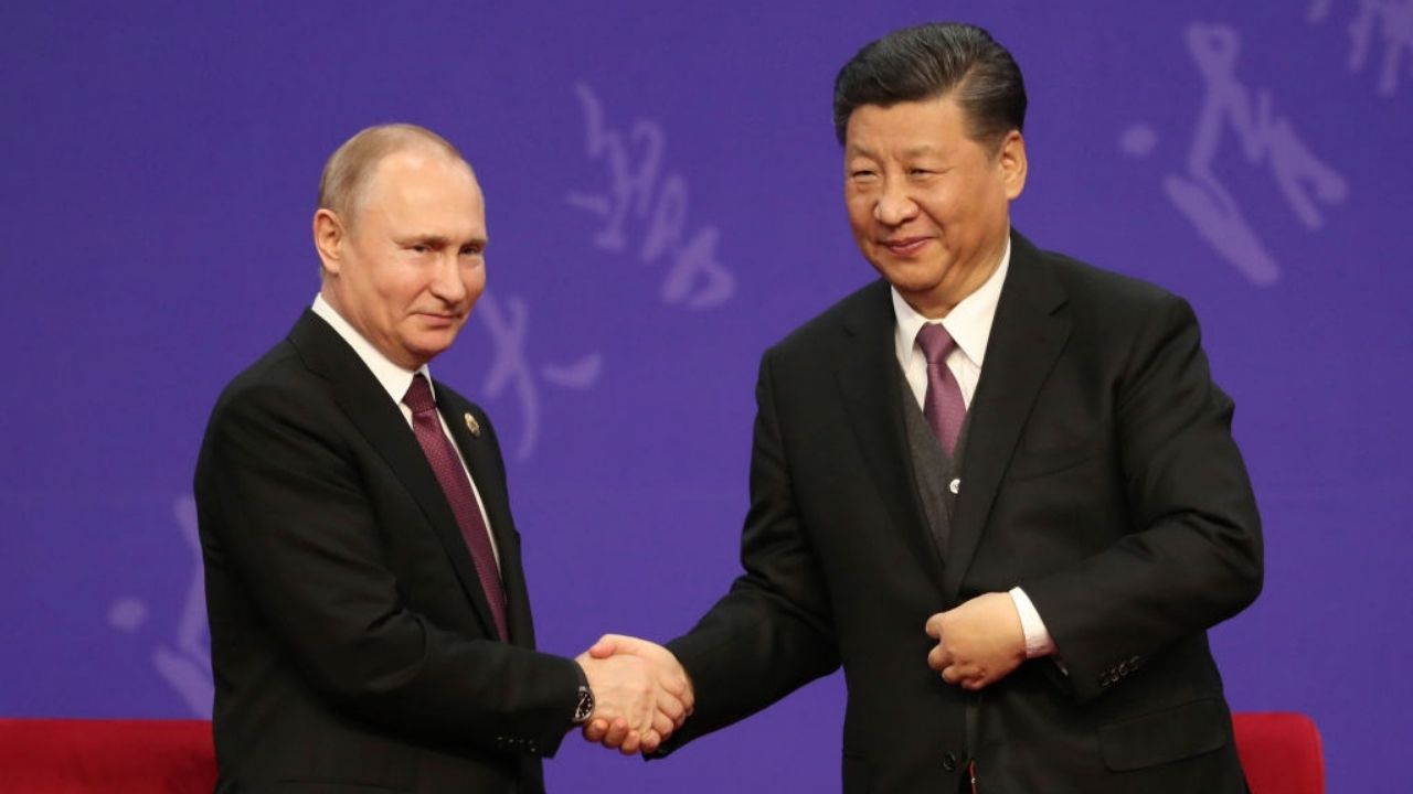 Rússia teria solicitado apoio militar à China, segundo os EUA