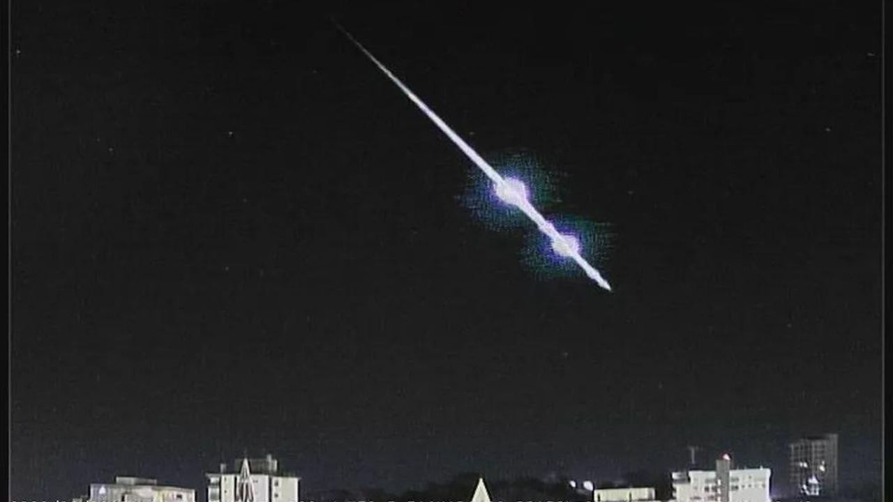 Avistado sobre a costa do RS, meteoro explode duas vezes