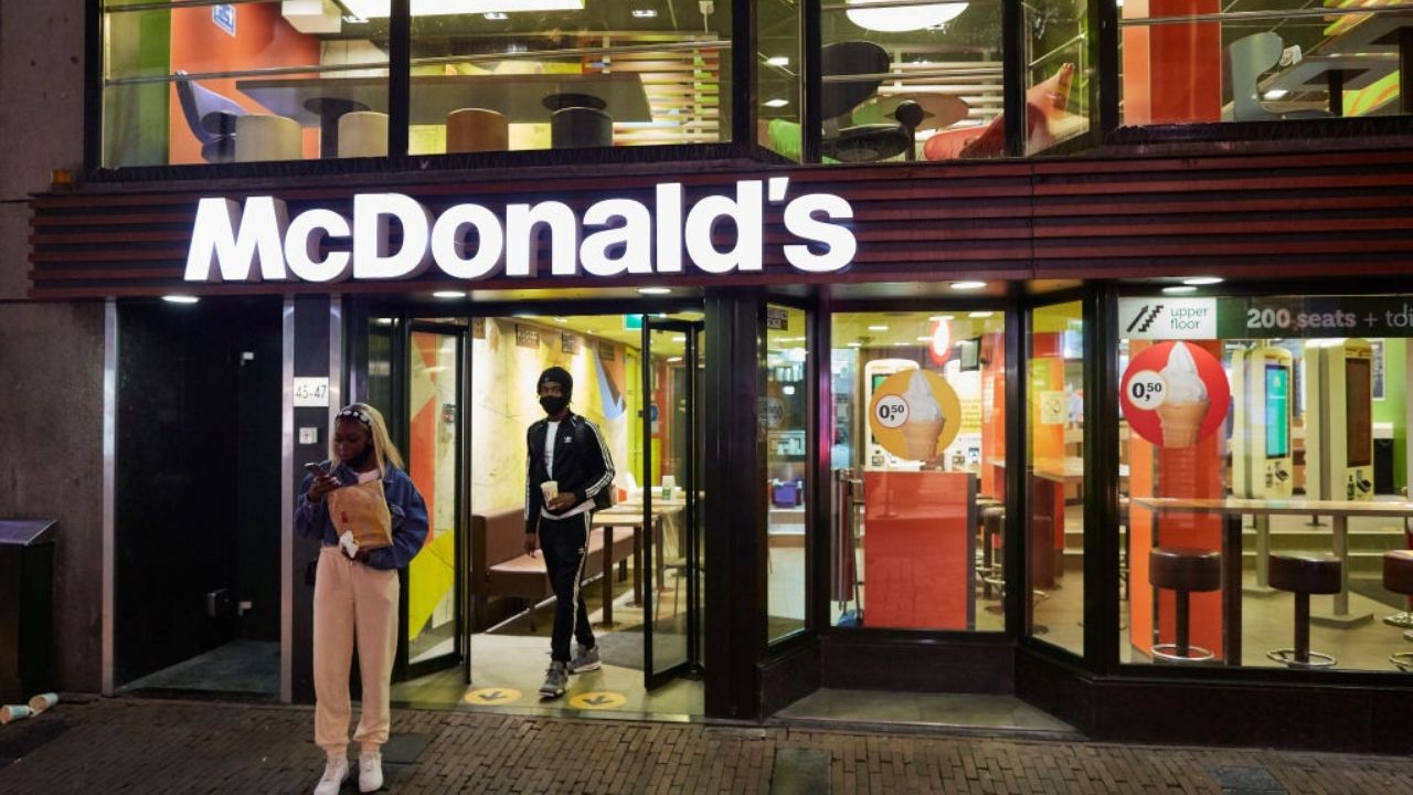 Duas pessoas são mortas em tiroteio dentro de McDonald’s na Holanda
