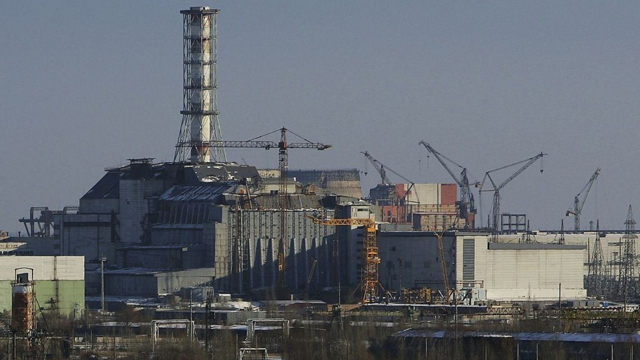 Após contaminações, tropas russas deixam usina de Chernobyl