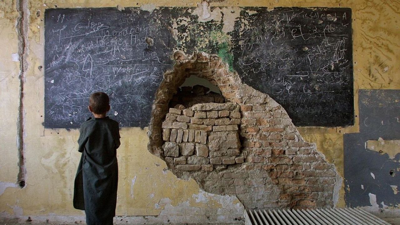 Seis pessoas morrem em explosão em escola no Afeganistão
