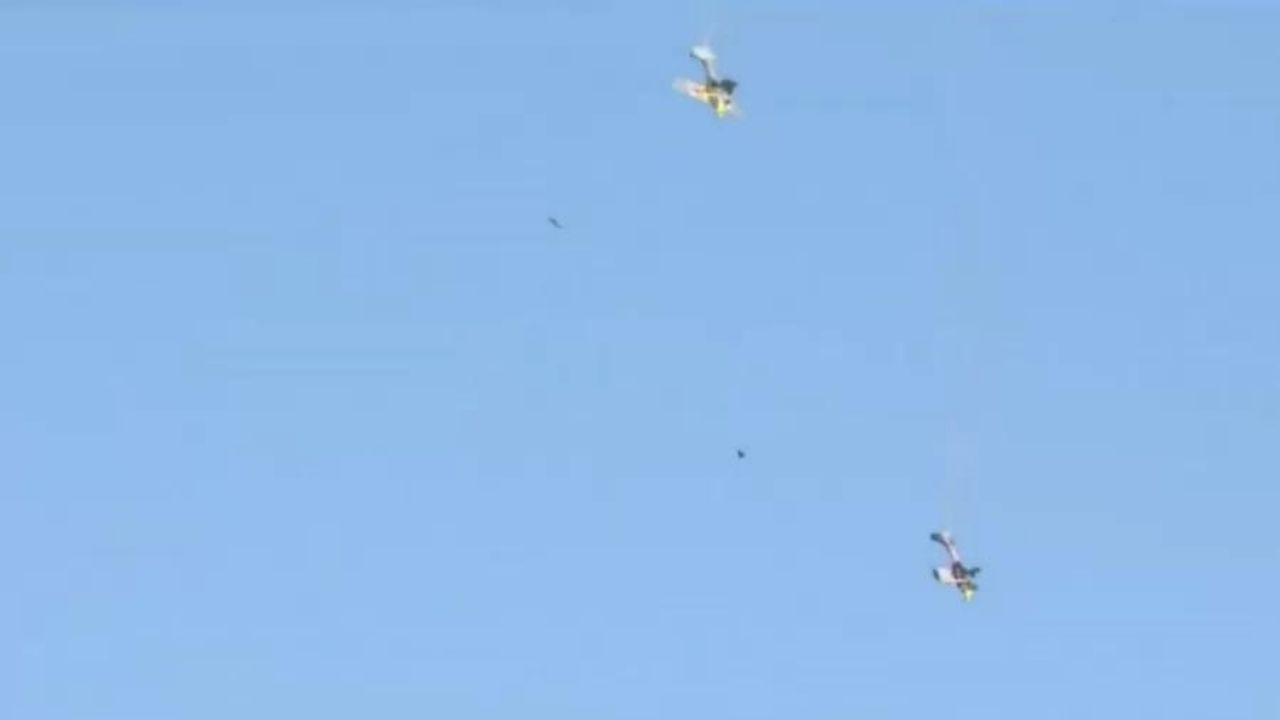 Nos EUA, pilotos fazem primeira tentativa de troca de aeronaves em movimento