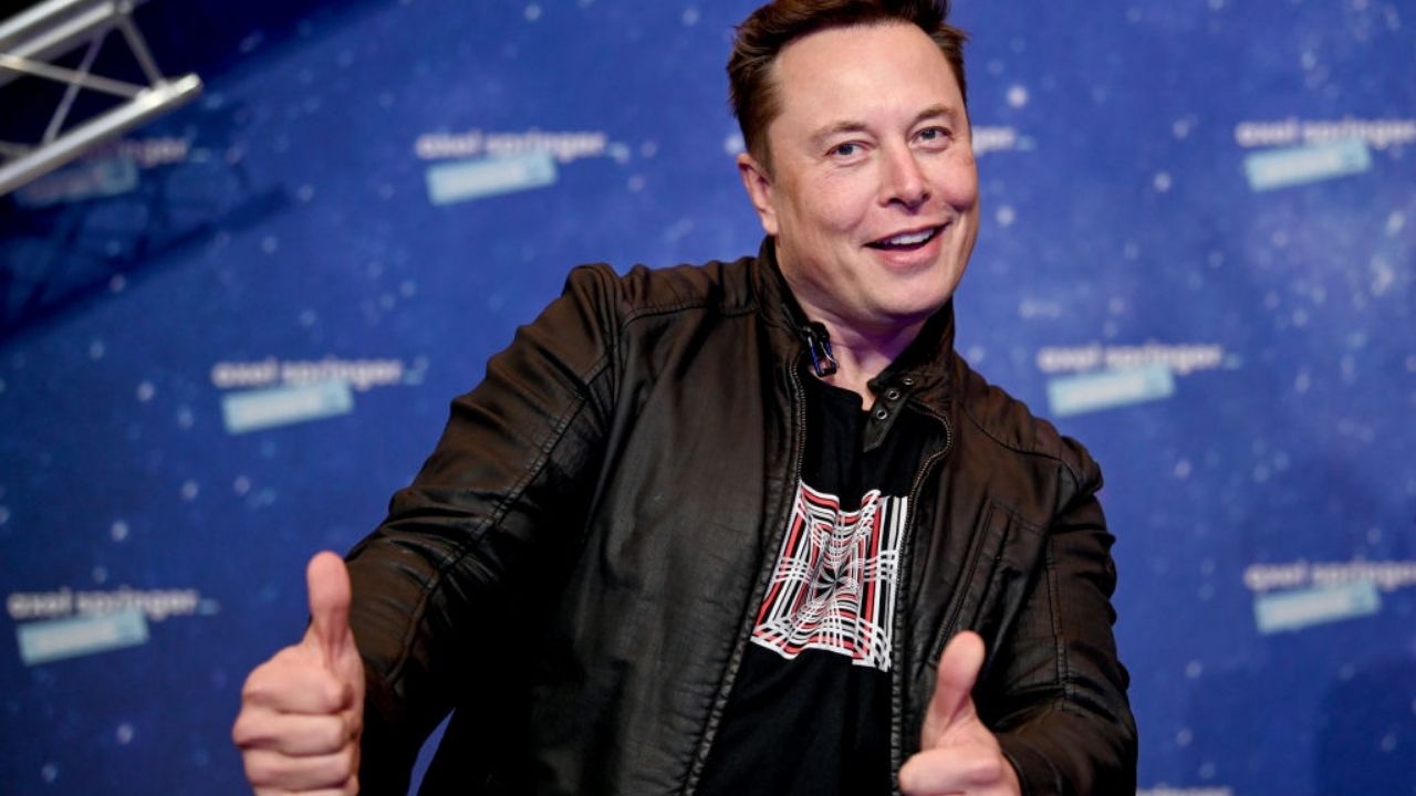 Elon Musk brinca sobre comprar Coca-Cola para “trazer de volta a cocaína”