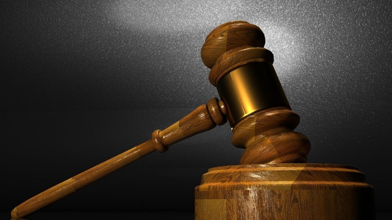 Na Itália, professora é condenada por ter filho com garoto de 13 anos