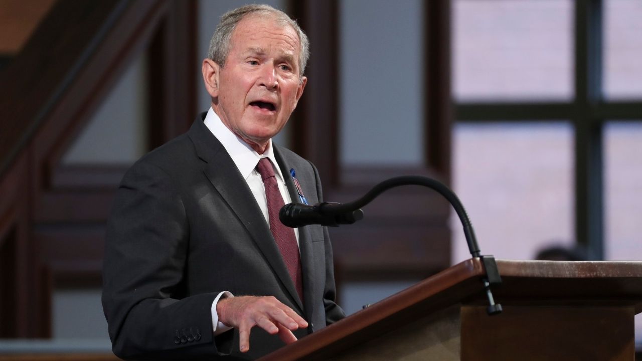 Bush se confunde em discurso sobre a Ucrânia e critica invasão ao Iraque