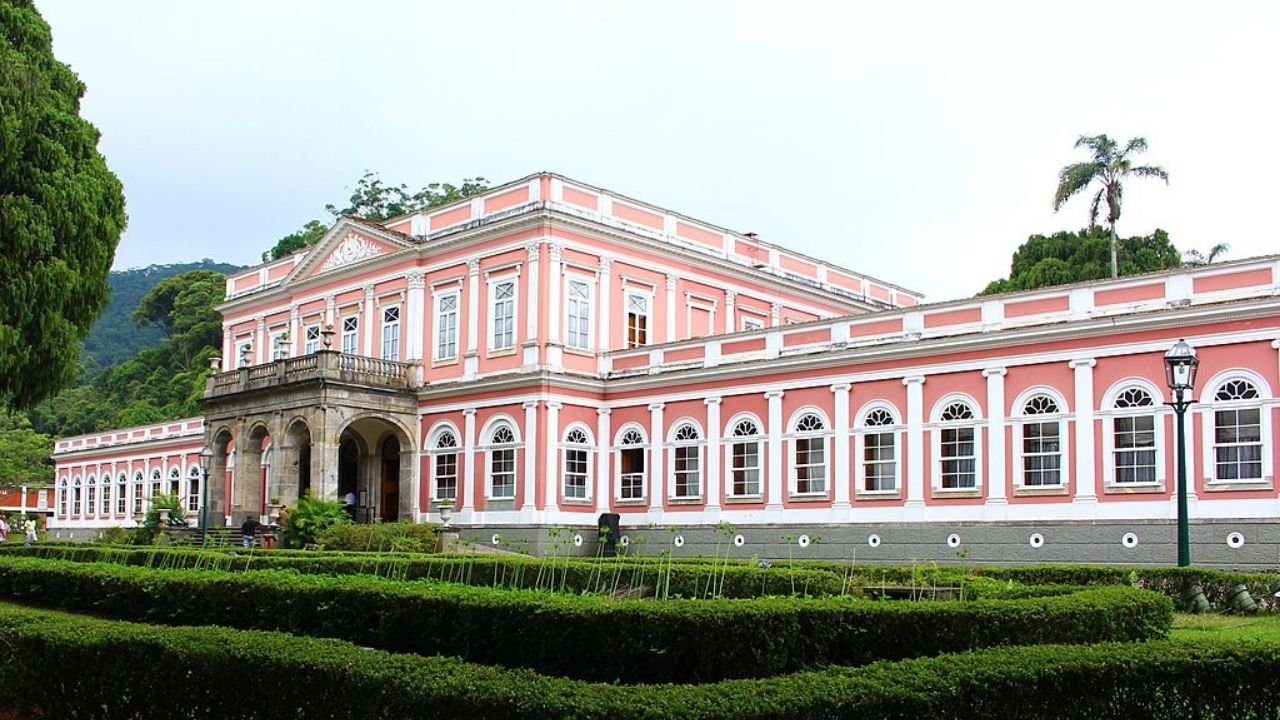 Museu Imperial recebe notificação na Justiça por não expor acervo