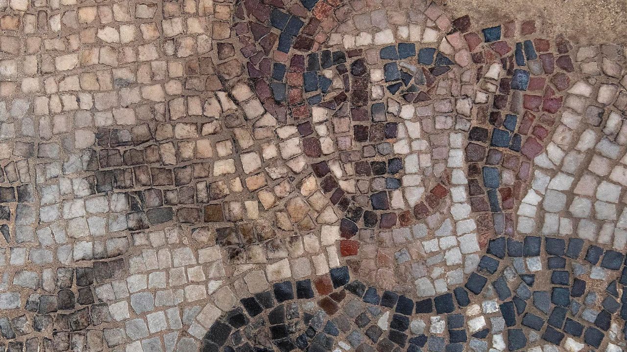 Mosaicos de mais de mil anos encontrados em Israel são revelados