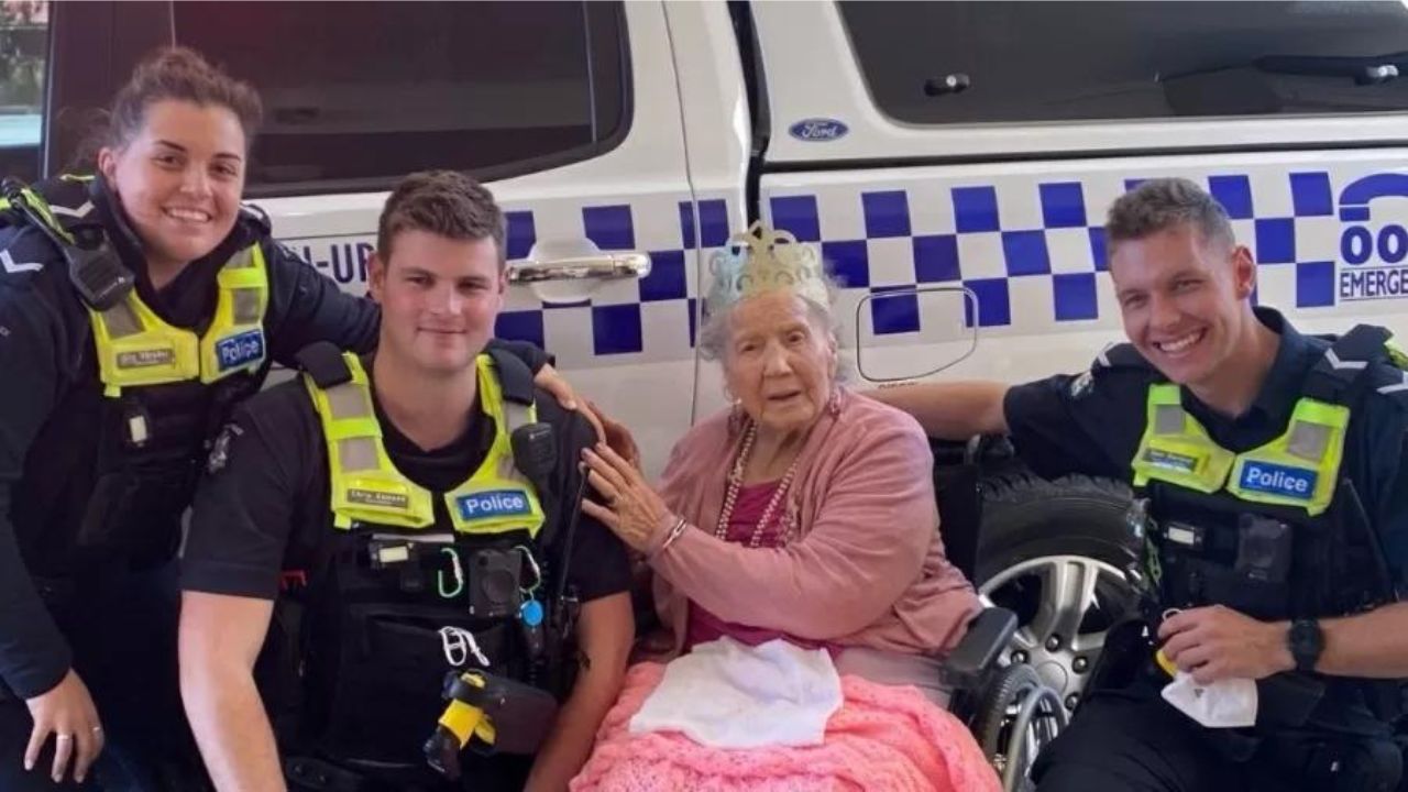 Idosa completa 100 anos e realiza sonho de ser presa, na Austrália
