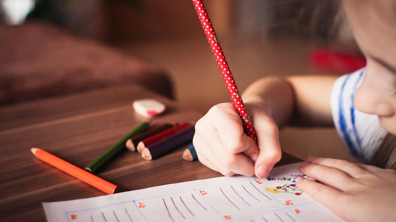 Palmadas podem voltar a punir alunos indisciplinados de cidade nos EUA