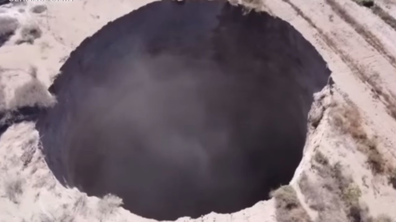 Buraco gigante encontrado no Atacama pode ficar ainda maior