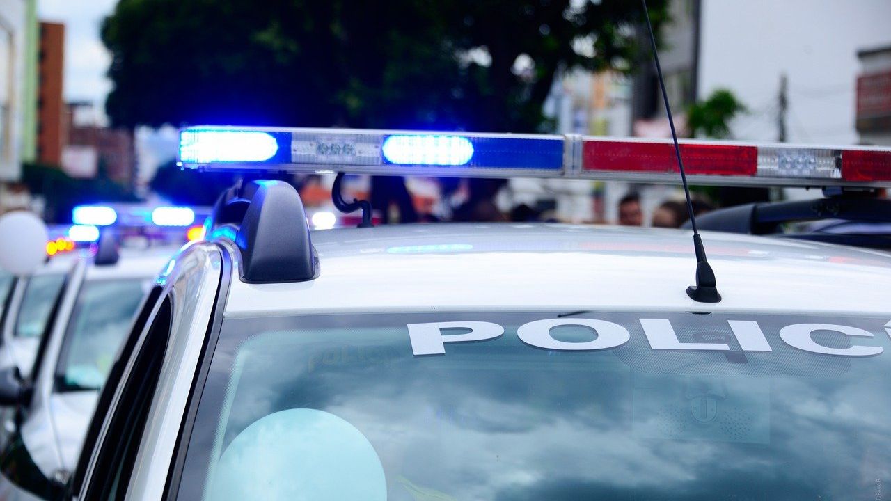 Pai esquece filho de 3 anos dentro de carro e criança morre, em Natal