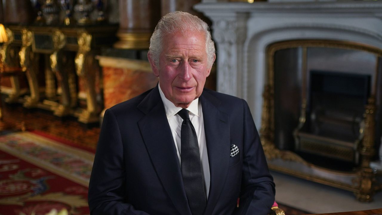 Decisão de rainha dinamarquesa pode influenciar rei Charles a tirar título de Harry