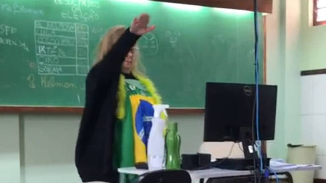 Escola do Paraná decide demitir professora que fez gesto nazista