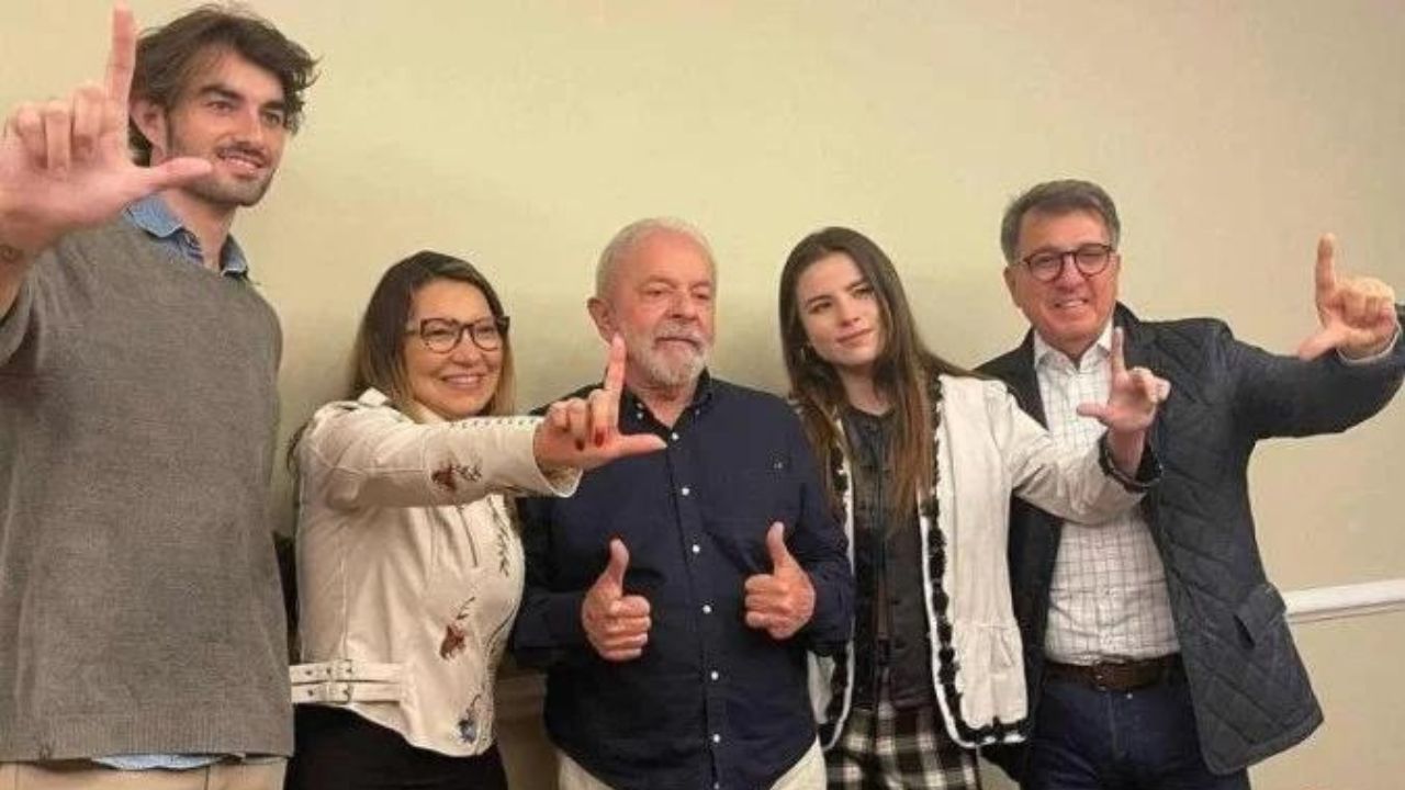 Sobrinho-neto de Kennedy se encontra com Lula e declara apoio: ‘Herói’