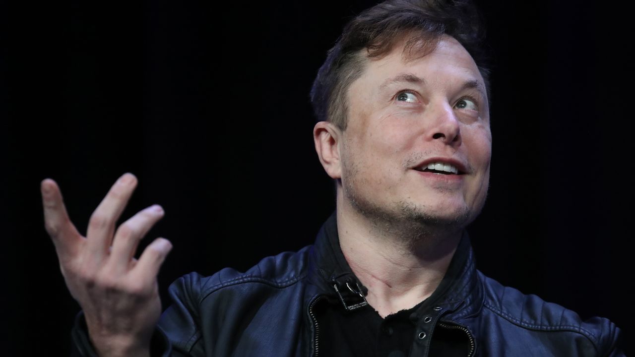 Em tom de piada, Elon Musk diz que venda de perfume financiará compra de Twitter