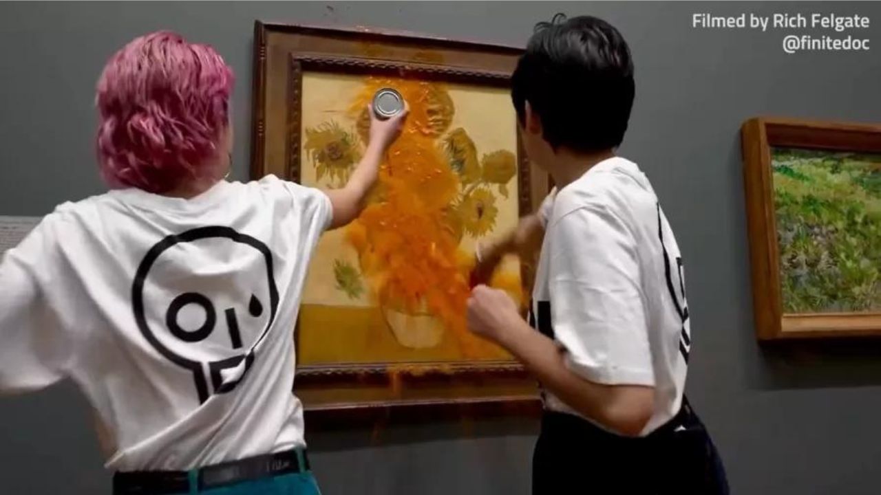 Mulheres que lançaram sopa em tela de Van Gogh são presas