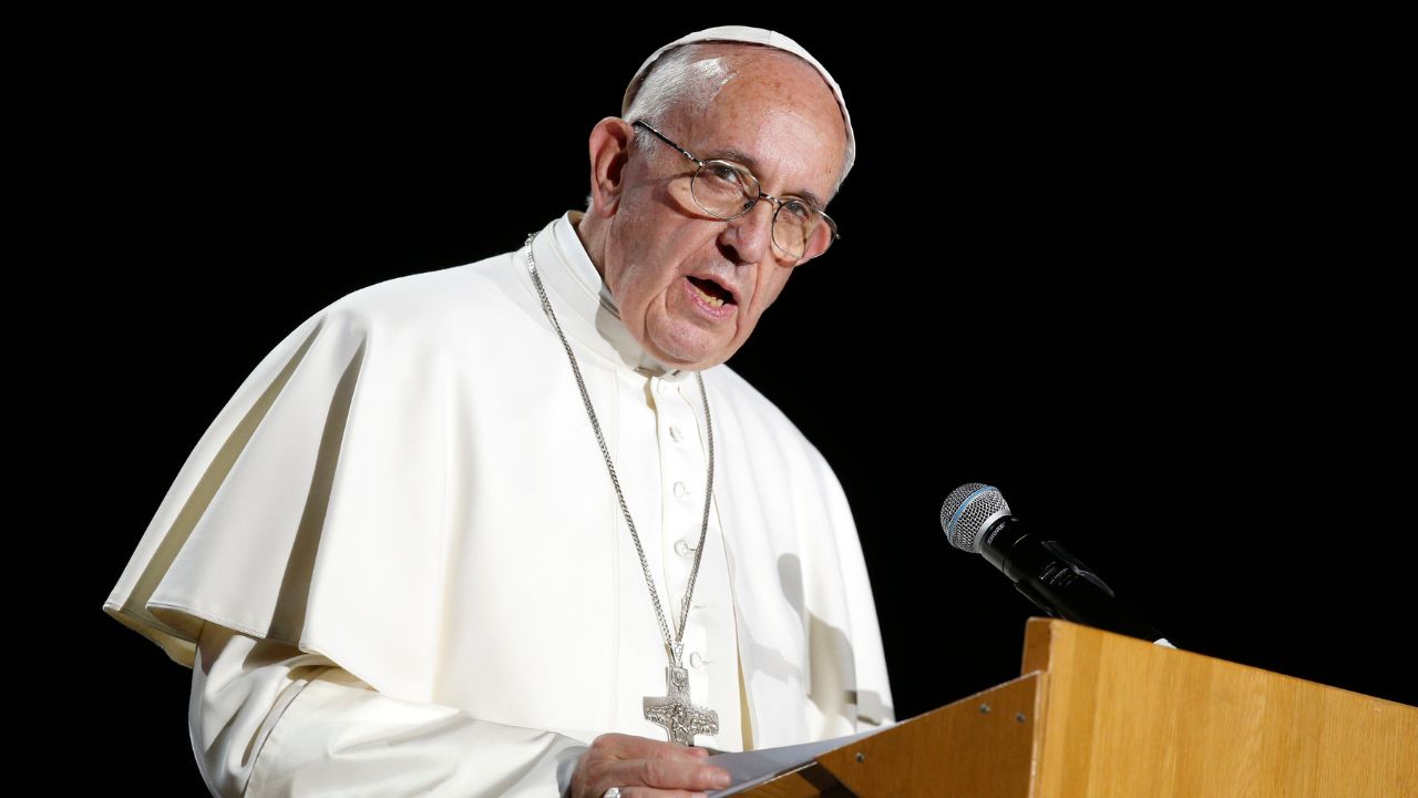 “Machismo mata a humanidade”, diz papa Francisco ao tratar sobre protestos no Irã