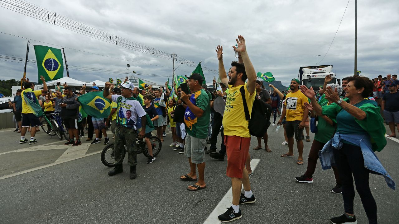Forças Armadas condenam ‘eventuais excessos’ em manifestações, mas as consideram legítimas