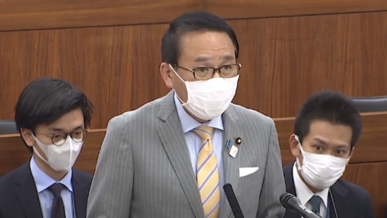Ministro japonês renuncia após piada sobre pena de morte: ‘Descuido’
