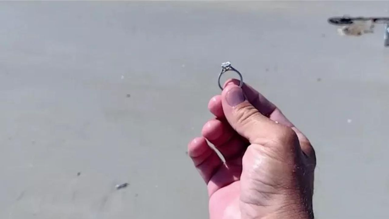 Homem encontra anel de diamante avaliado em R$ 200 mil e o devolve aos donos