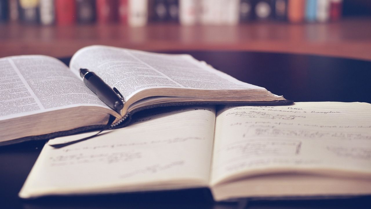Afeganistão retoma aulas nas Universidades, mas apenas para homens