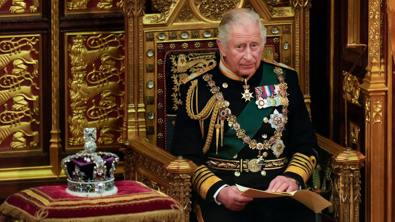 Coroação de Charles III não contará com unção com óleo de baleia cachalote