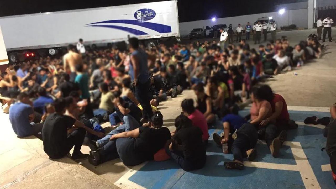 Autoridades mexicanas encontram 103 menores desacompanhados em estrada