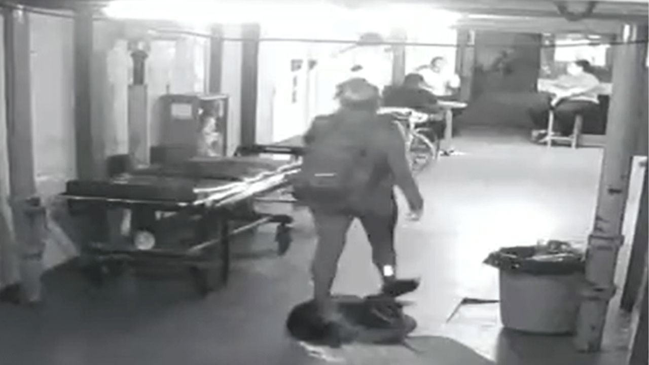 Bebê sequestrado é levado de hospital dentro de mochila, na Argentina