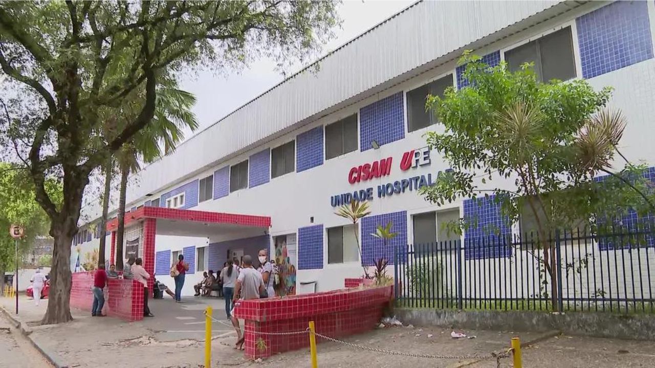 Médico que fez aborto legal em menina vence ação contra religioso que o chamou de ‘assassino’