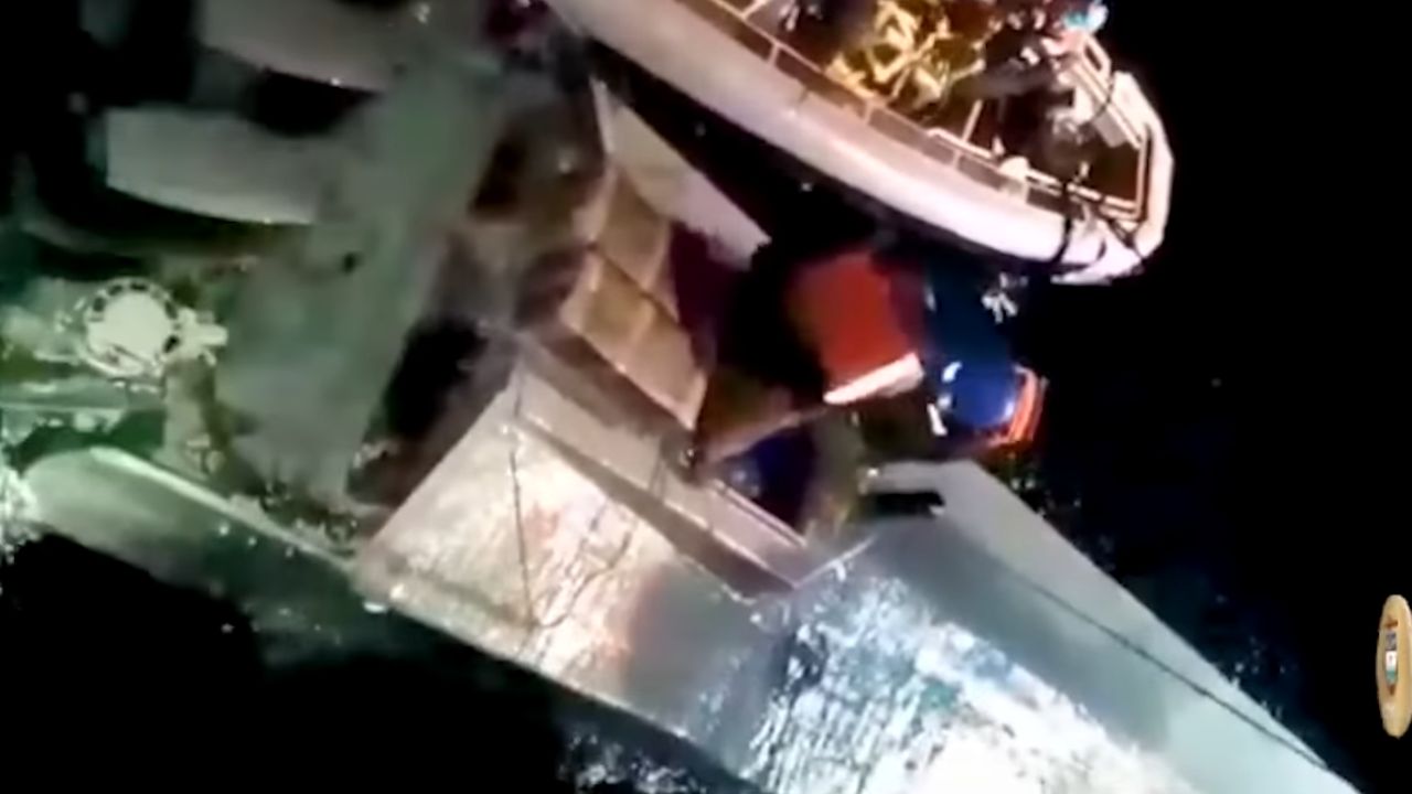Marinha colombiana flagra submarino com 3 toneladas de cocaína
