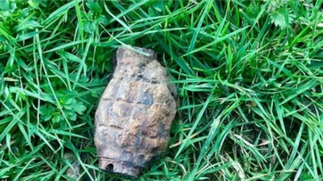 Granada encontrada por jovens nos pertences do avô explode e mata pai, nos EUA