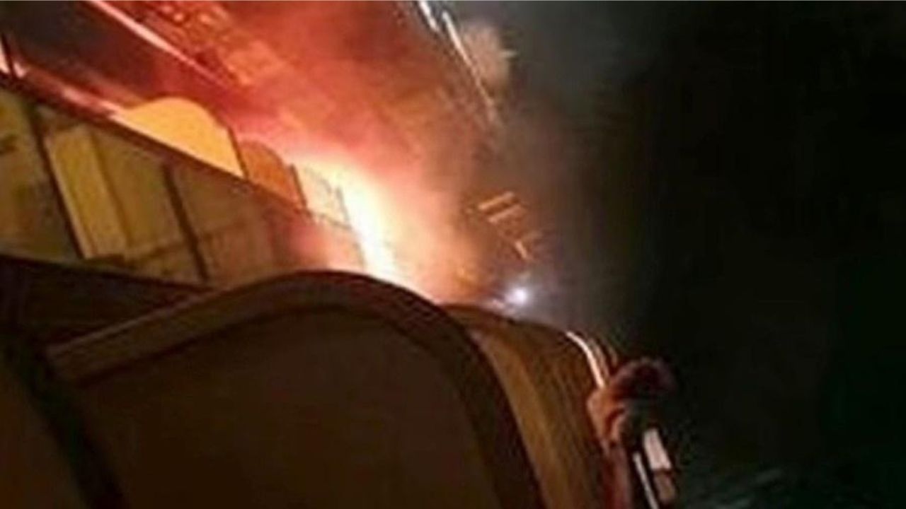 Cruzeiro pega fogo e passageiros são forçados a deixar cabines, na Austrália