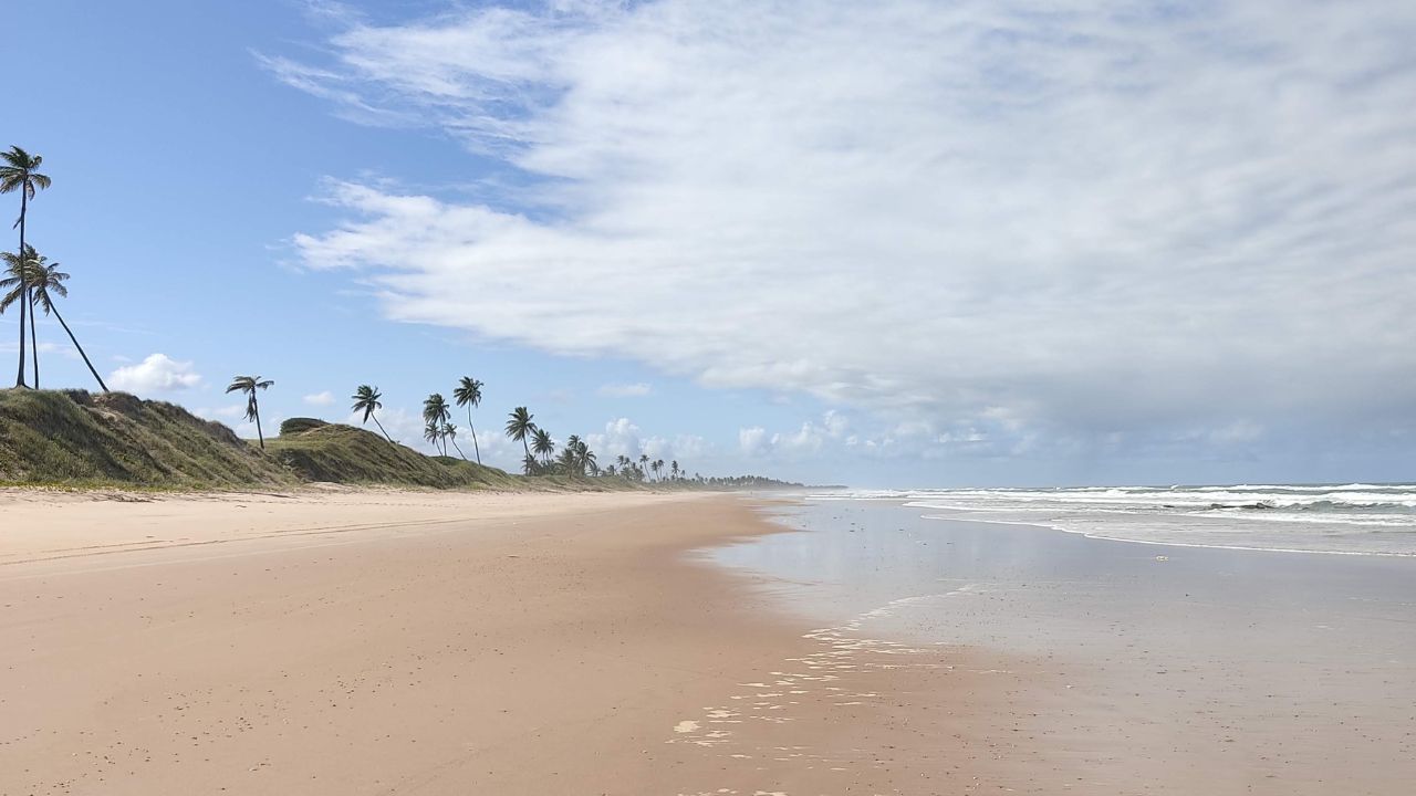 A praia brasileira que está entre as 20 melhores para naturistas, segundo ranking