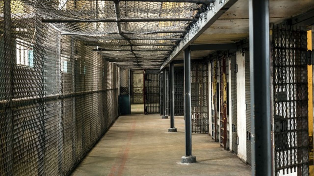 Prisioneiro de Bangladesh é solto após reduzir pena executando outras pessoas