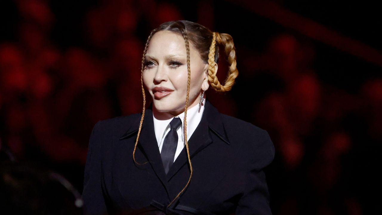 Madonna relutou em adiar turnê por causa de internação