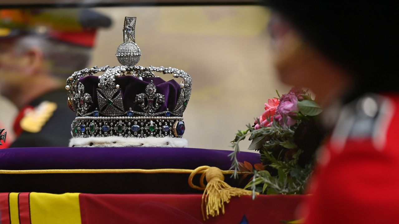 Coroa britânica é novamente envolvida em caso de racismo