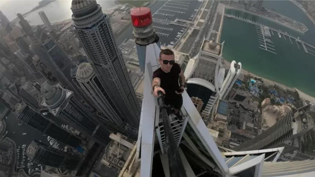Francês conhecido por escalar edifícios morre em Hong Kong ao cair do 68º andar