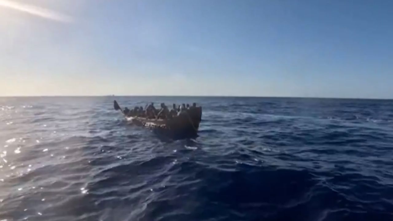 41 migrantes morrem em naufrágio na Itália