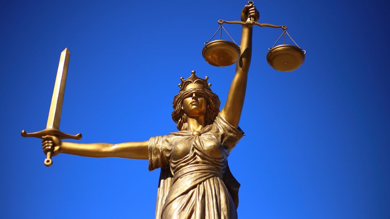 Viúva aceita formalmente dividir pensão do falecido marido com amante